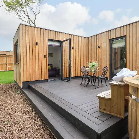 Yew Tree Cabin Дом отдыха