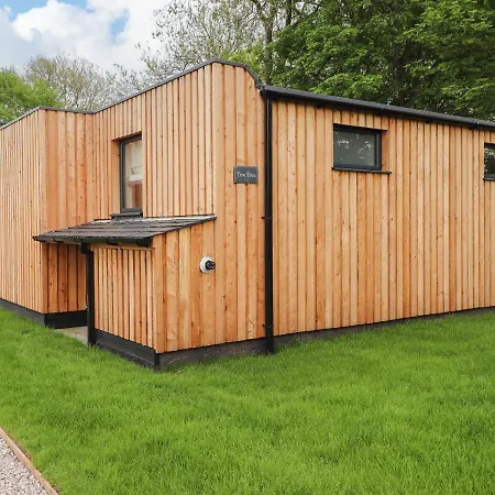 Yew Tree Cabin Пенрит
